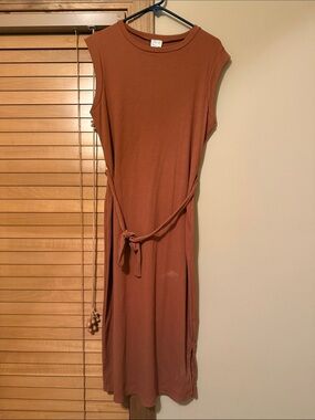 Francesca's Collections Sleeveless Ribbed Midi Dress - Rust